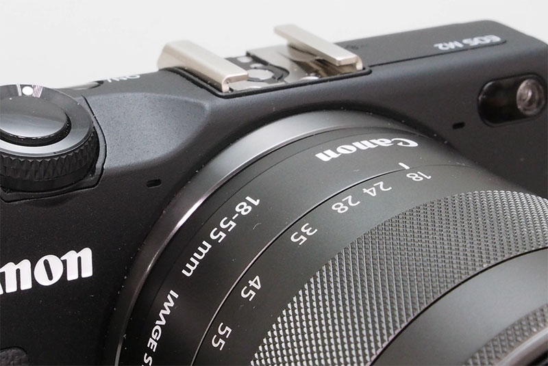 佳能黑色EOS M2机身细节