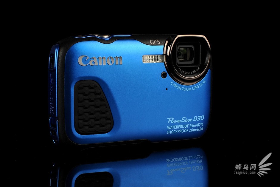 佳能PowerShot D30 斜侧图