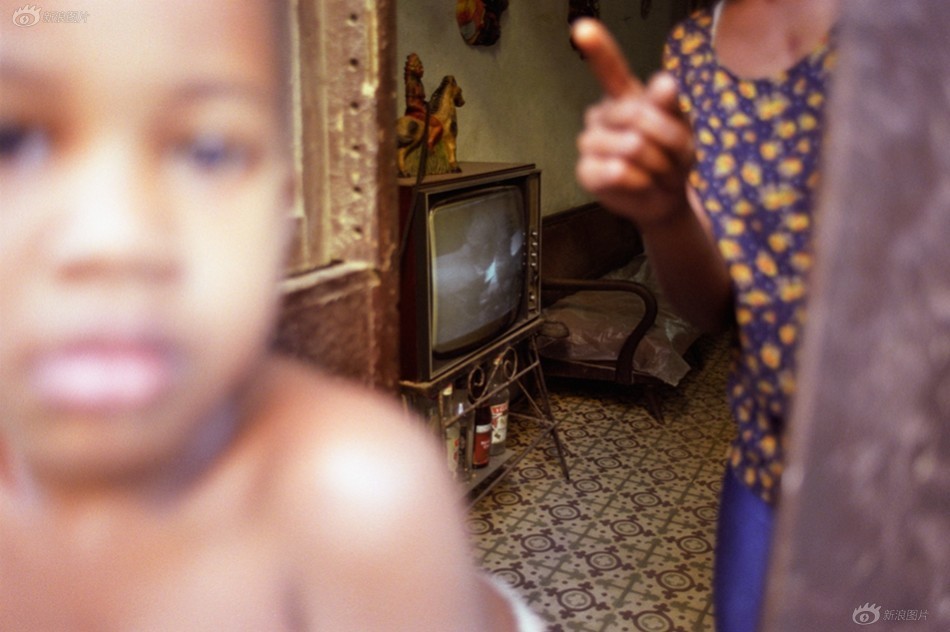 Simone Lueck：古巴的电视