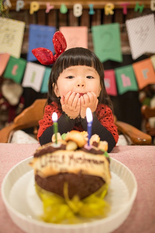 用台灯补光 晚间室内儿童拍摄后期示例 晚间室内灯光环境下的拍摄示例