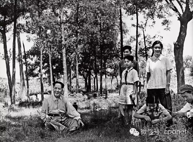 中国文联荣誉委员、中国摄协顾问吕厚民在京逝世