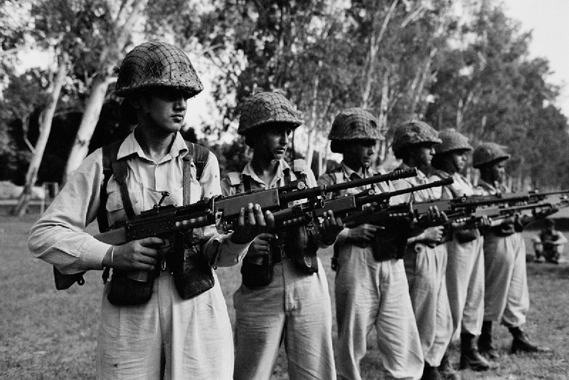 战争让女人走开，印度偏说不！