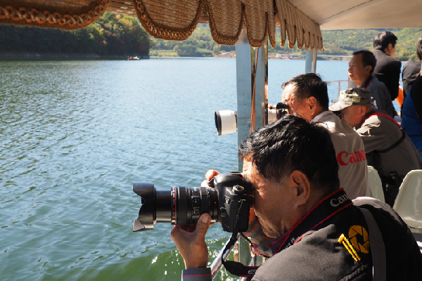 中国新闻摄影记者聚焦“枫叶之乡”本溪县 中国新闻摄影记者聚焦“枫叶之乡”本溪县