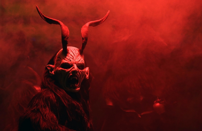 Krampus:惩罚孩子的圣诞老人 110.jpg