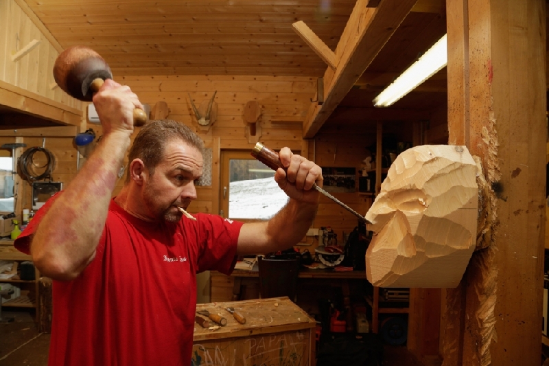 Krampus:惩罚孩子的圣诞老人 93.jpg