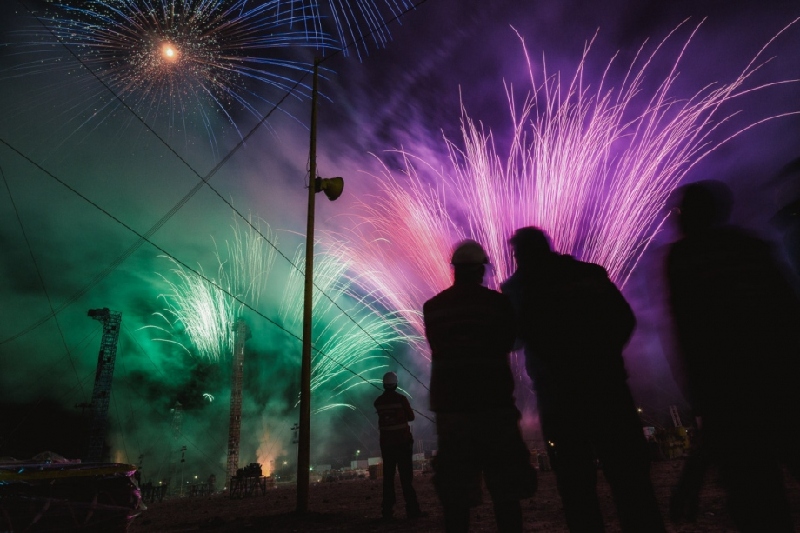 色彩斑斓，墨西哥烟火节