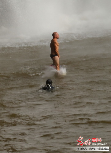 纪念红军长征胜利80周年全国主流媒体聚焦赤水