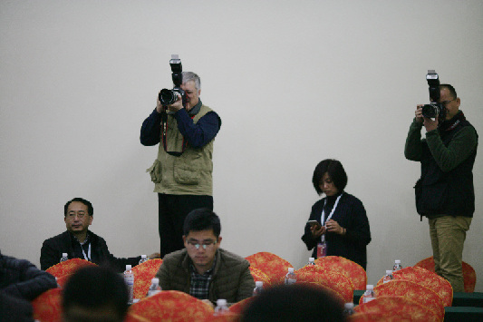 中国记协书记处书记张百新在中国新闻摄影学会七届四次理事会上的致辞 中国记协书记处书记张百新在中国新闻摄影学会七届四次理事会上的致辞