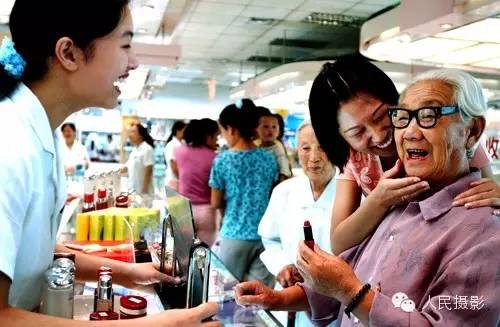 视点|经济新闻摄影如何出新出彩