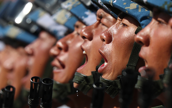 第二届强军梦大型军事摄影展在北京民族文化宫举行 第二届强军梦大型军事摄影展在北京民族文化宫举行