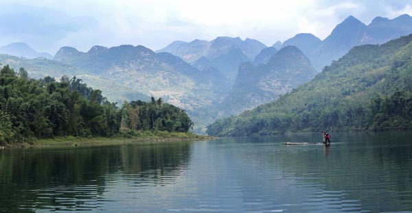 中国新闻摄影学会创作基地落户隆林 中国新闻摄影学会创作基地落户隆林