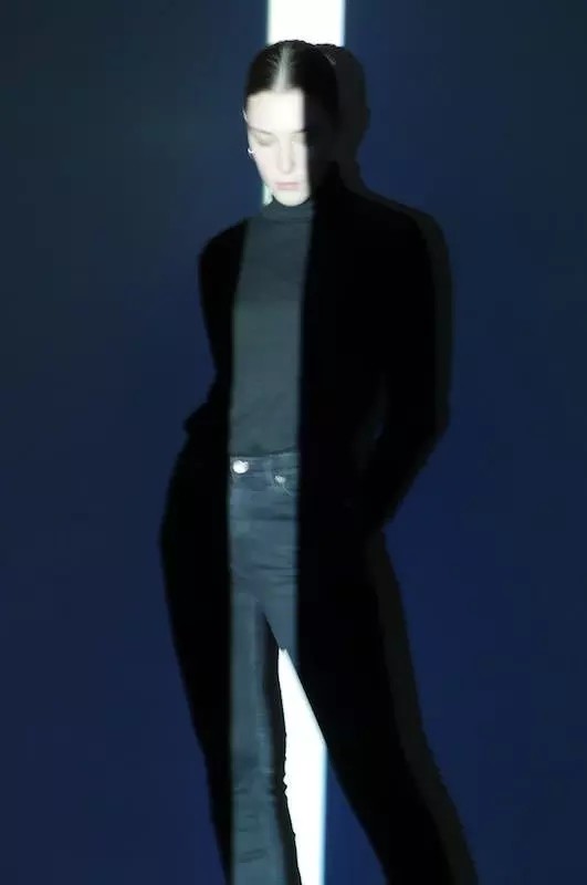 没有高端的造型灯怎么办？不妨试试投影仪吧