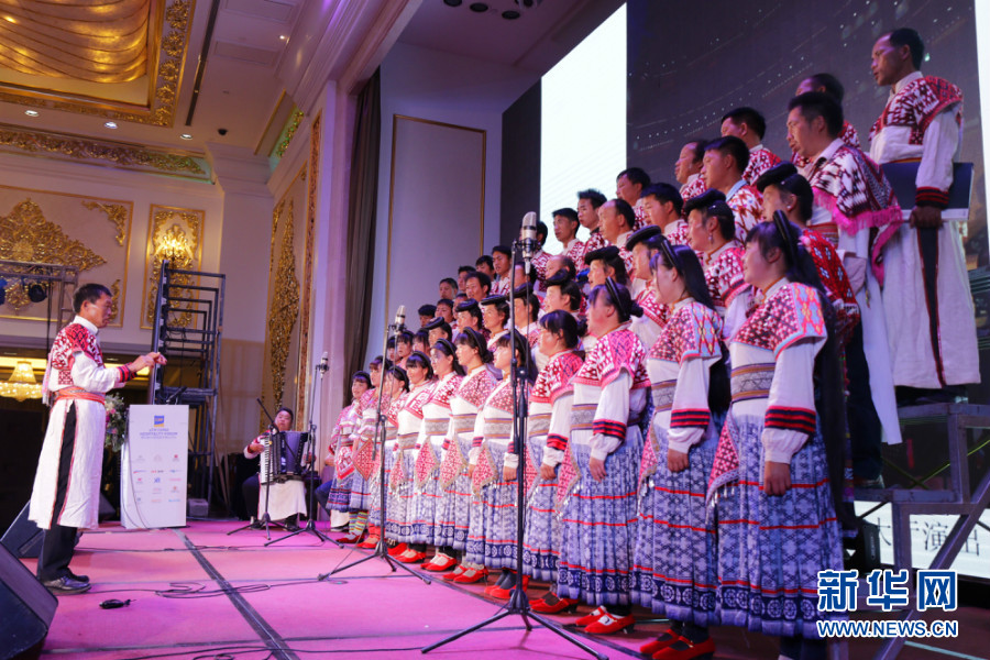 “拿起锄头干活，放下锄头唱歌”——他们从田间地头唱到国际舞台