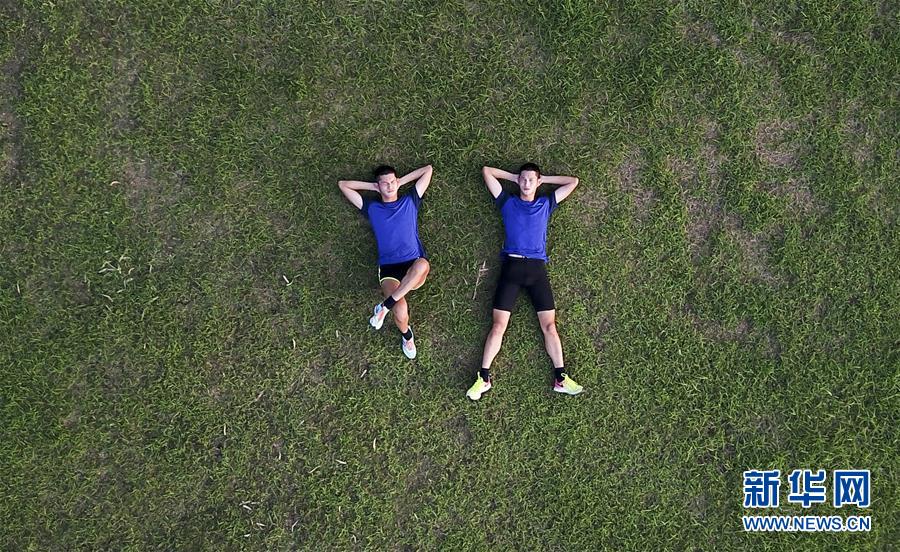 （体育·专题）（1）双胞胎盲人兄弟的奥运梦