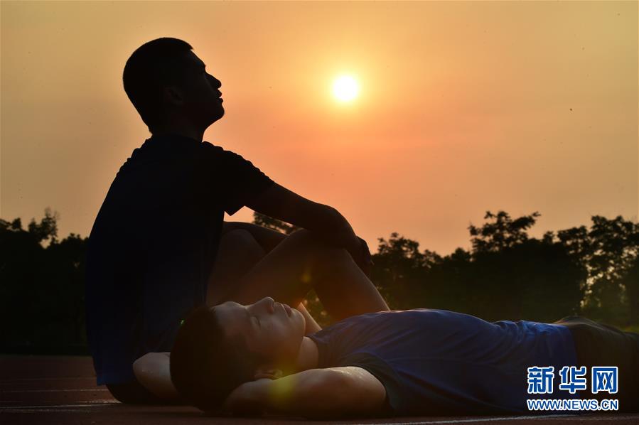 （体育·专题）（4）双胞胎盲人兄弟的奥运梦