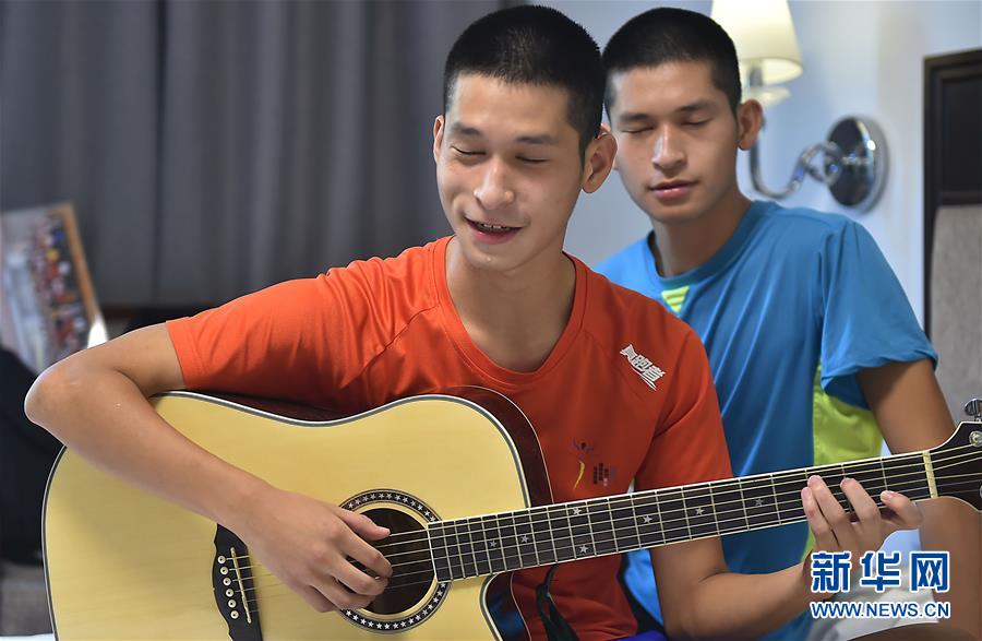 （体育·专题）（10）双胞胎盲人兄弟的奥运梦