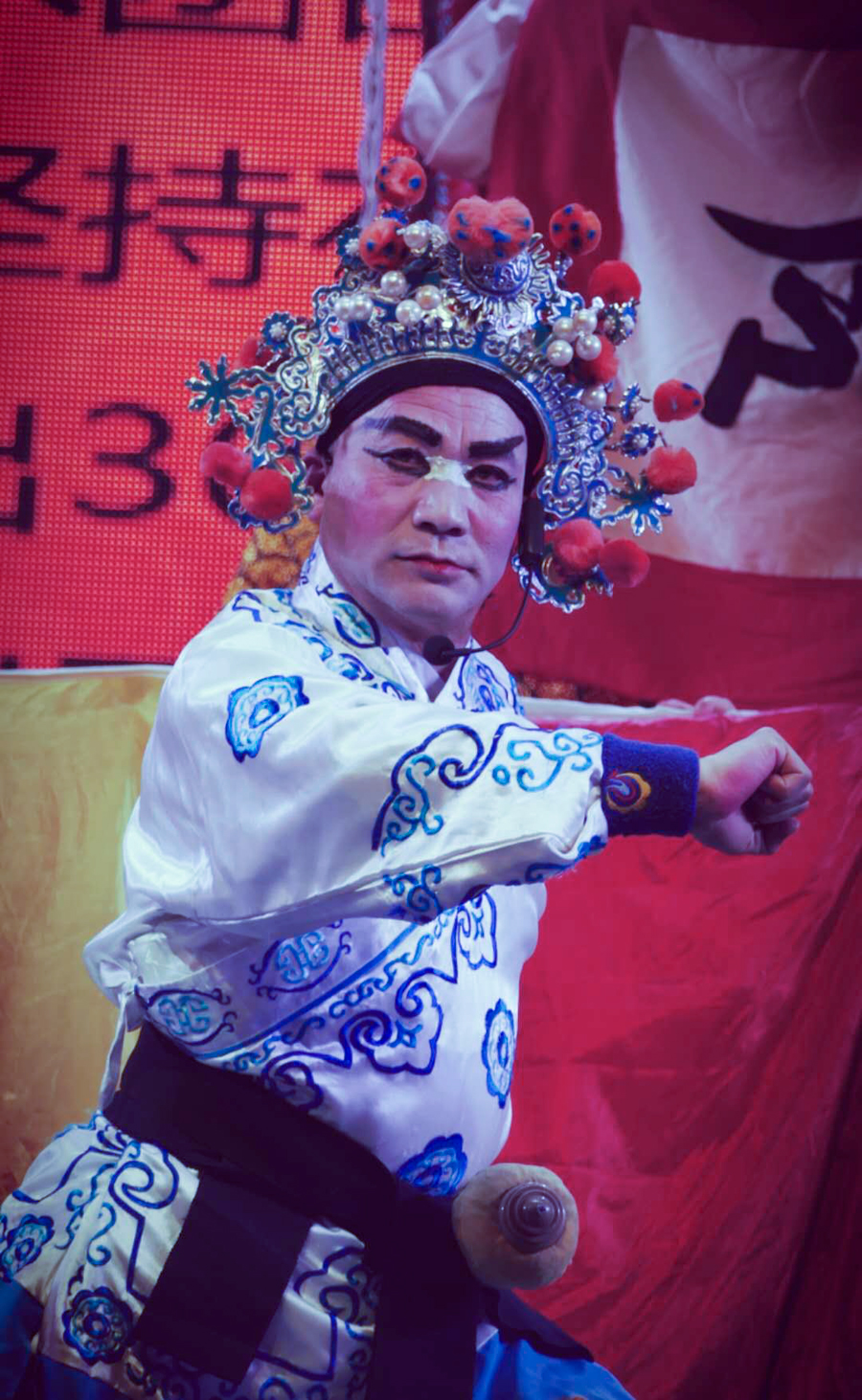 成都黄龙溪古镇的绝活“非遗”川剧表演吸引了众多游客 成都黄龙溪古镇的绝活“非遗”川剧表演吸引了众多游客