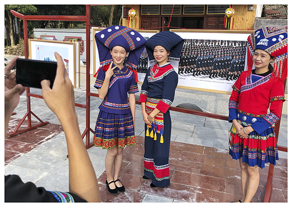 腾飞的民族 辉煌的成就——全国主流媒体新闻摄影作品展首场巡展在革命老区靖西举办 腾飞的民族 辉煌的成就——全国主流媒体新闻摄影作品展首场巡展在革命老区靖西举办