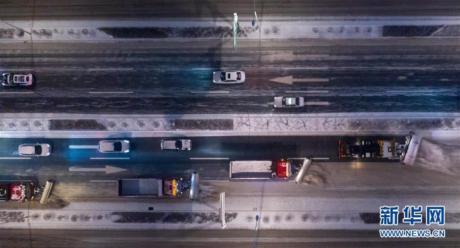 （社会）（1）吉林长春：大雪袭城 环卫上阵