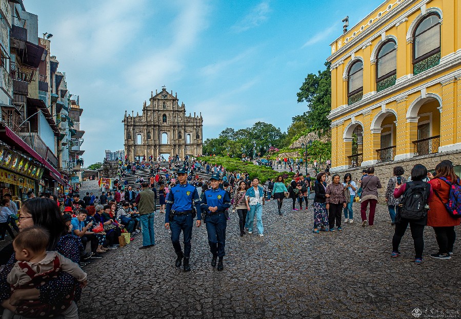 粤澳追梦 家国情怀——庆祝澳门回归祖国20周年摄影展