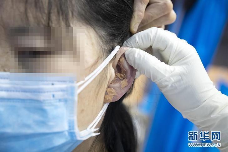 以中医治疗为主的武汉江夏方舱医院 (聚焦疫情防控)(1)以中医治疗为主的武汉江夏方舱医院