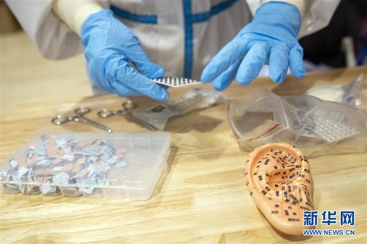 以中医治疗为主的武汉江夏方舱医院 (聚焦疫情防控)(5)以中医治疗为主的武汉江夏方舱医院