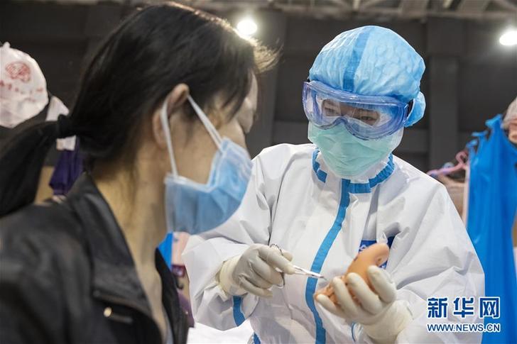 以中医治疗为主的武汉江夏方舱医院 (聚焦疫情防控)(8)以中医治疗为主的武汉江夏方舱医院