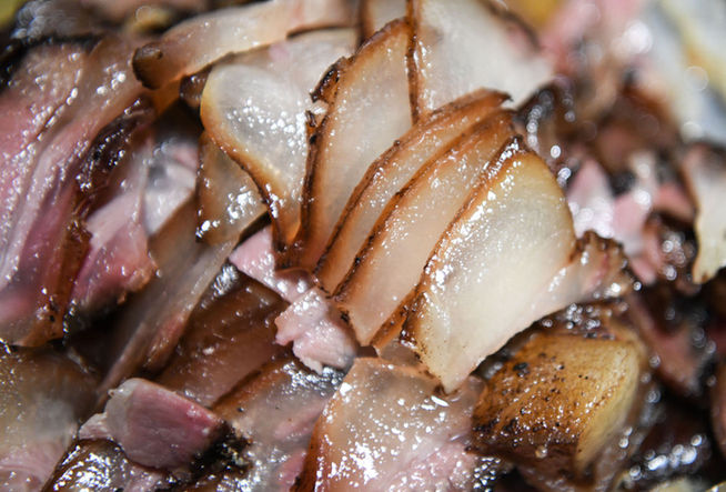 雨衣妹妹：疫情不走，我不走！