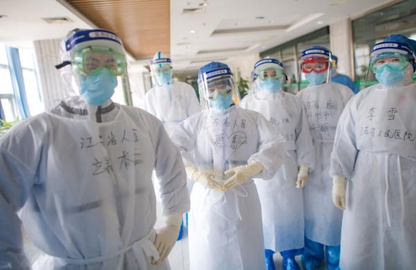 白衣战士，你的名字写满了这个春天！