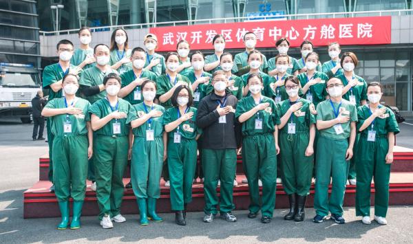 白衣战士，你的名字写满了这个春天！