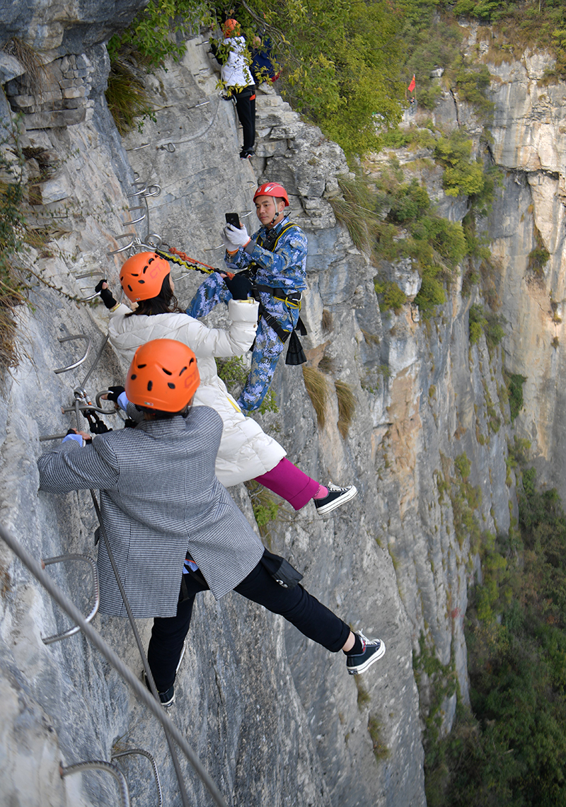 “漫步”云端，踩出脱贫致富路