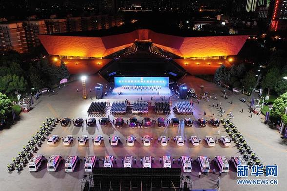 （图文互动）（3）武汉启动“夜间大巡控”服务疫后重振