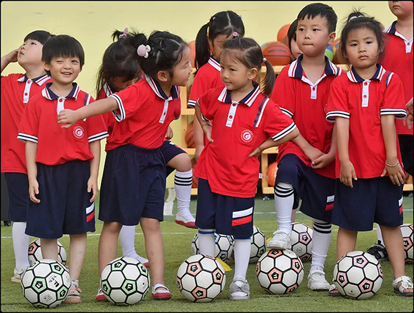 “生活在日照就是幸?！毙挛派阌白髌废殖∑姥〗峁蚁?  border=