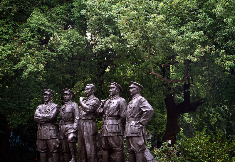 从“石库门”到“天安门”——中国革命圣地巡礼 从“石库门”到“天安门”——中国革命圣地巡礼