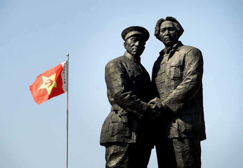 从“石库门”到“天安门”——中国革命圣地巡礼 从“石库门”到“天安门”——中国革命圣地巡礼