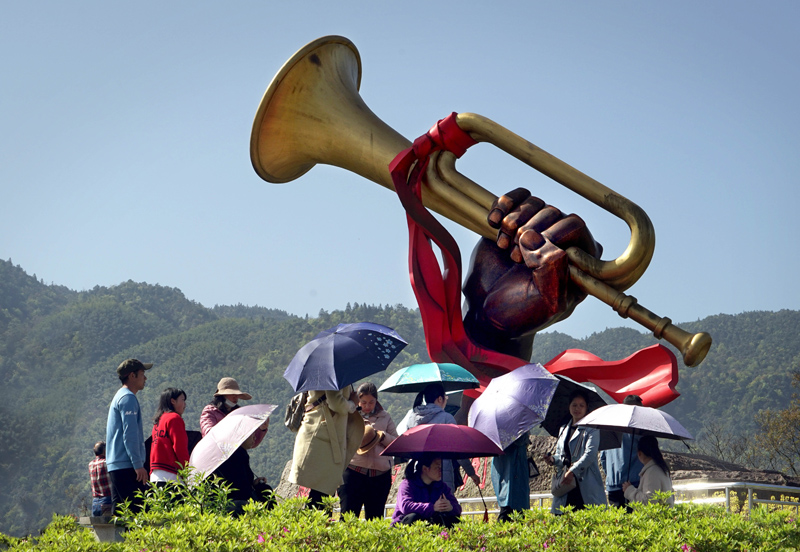 从“石库门”到“天安门”——中国革命圣地巡礼 从“石库门”到“天安门”——中国革命圣地巡礼