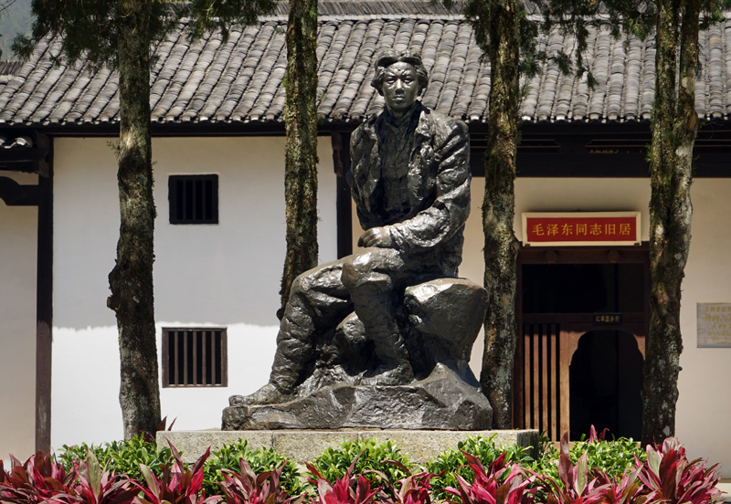 从“石库门”到“天安门”——中国革命圣地巡礼 从“石库门”到“天安门”——中国革命圣地巡礼