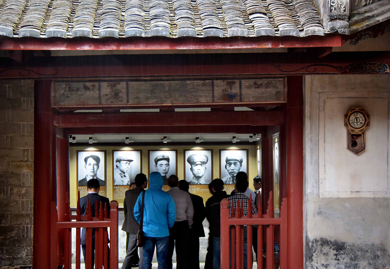 从“石库门”到“天安门”——中国革命圣地巡礼 从“石库门”到“天安门”——中国革命圣地巡礼