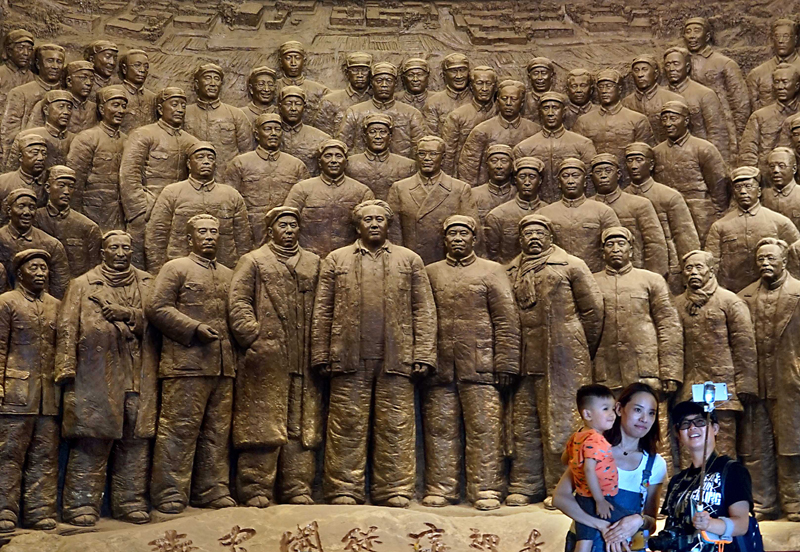 从“石库门”到“天安门”——中国革命圣地巡礼 从“石库门”到“天安门”——中国革命圣地巡礼