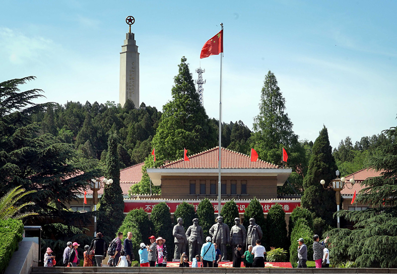 从“石库门”到“天安门”——中国革命圣地巡礼 从“石库门”到“天安门”——中国革命圣地巡礼