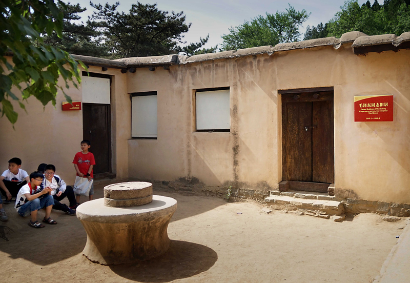 从“石库门”到“天安门”——中国革命圣地巡礼 从“石库门”到“天安门”——中国革命圣地巡礼