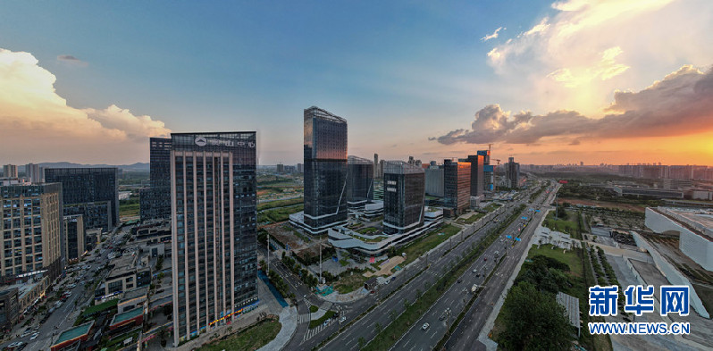 【“飞阅”中国】武汉光谷科创大走廊主轴亮相 串起万亿级产业集群 【“飞阅”中国】武汉光谷科创大走廊主轴亮相 串起万亿级产业集群