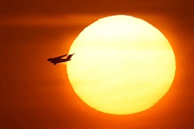 索尼微单：为速度而生，定格航空摄影之美