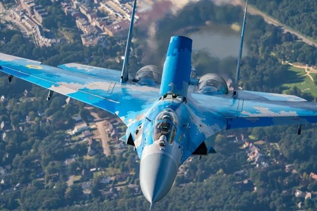 索尼微单：为速度而生，定格航空摄影之美