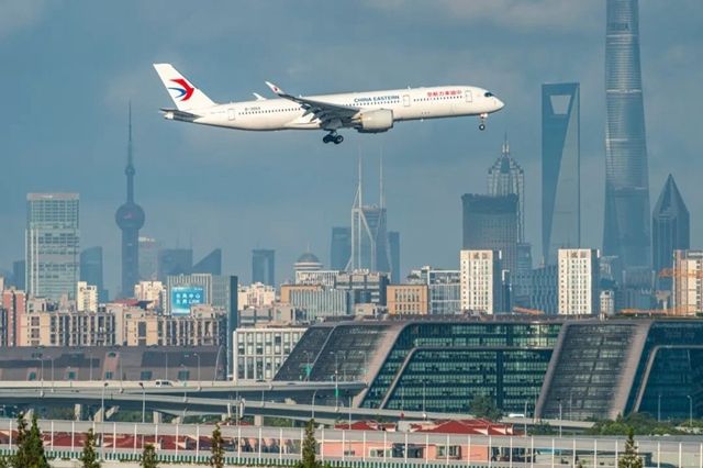 索尼微单：为速度而生，定格航空摄影之美