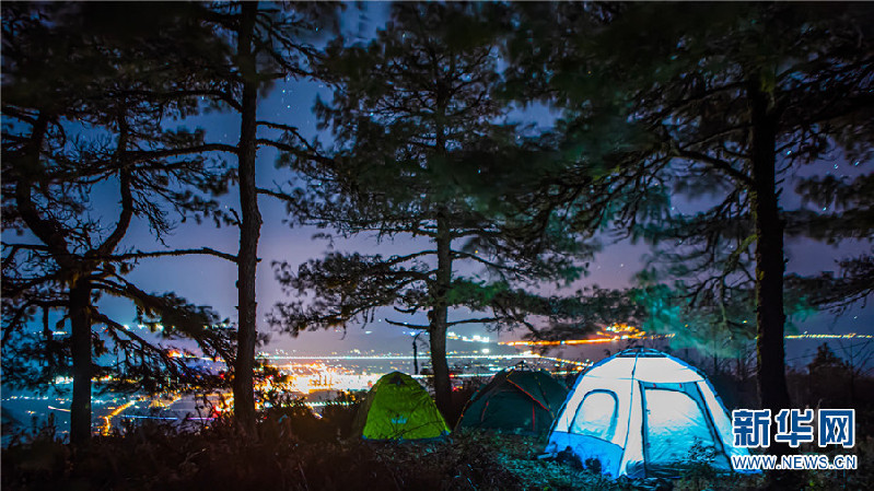 满船清梦压星河 赏云南抚仙湖壮美星轨 满船清梦压星河 赏云南抚仙湖壮美星轨