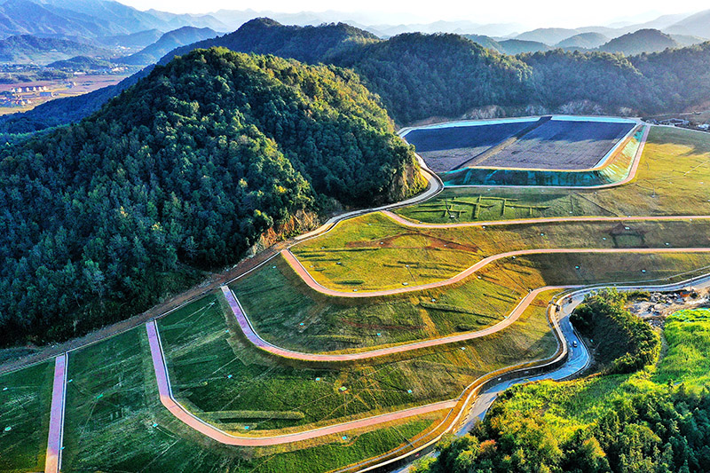 12年跟拍一项生态修复工程：昔日填埋场，今日大花园