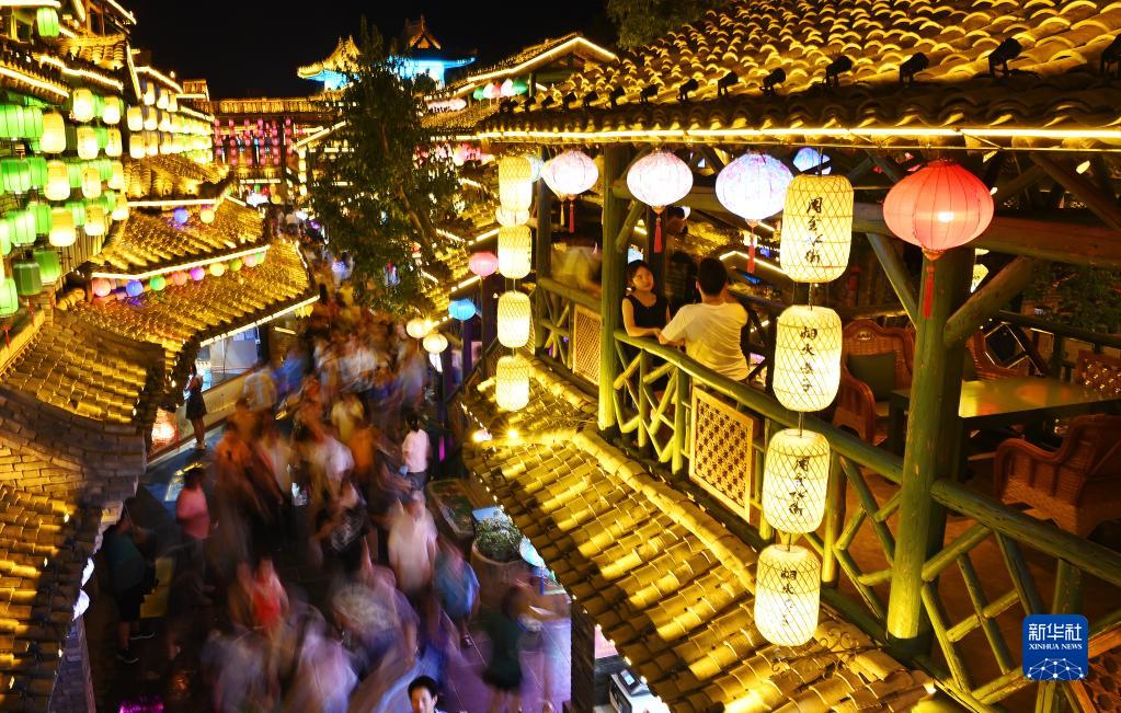 陕西周至:烟火巷子点亮夏日“夜经济”