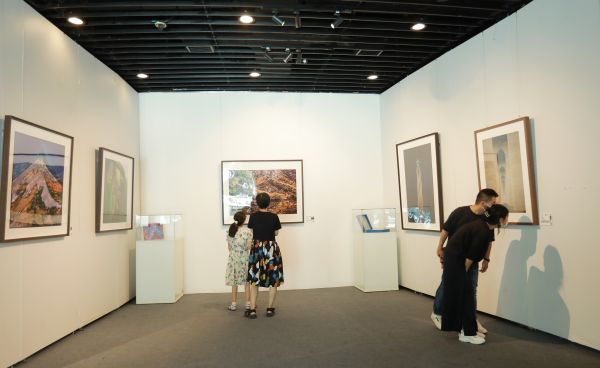 “中国摄影名家百人百幅作品收藏大展”在京举办 “中国摄影名家百人百幅作品收藏大展”在京举办