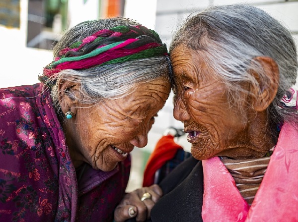 高原摄影诗人普布扎西 那人生最美好的时光 高原摄影诗人普布扎西 那人生最美好的时光